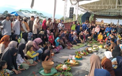 Plt Camat Banjarnegara dan Jajaran Hadiri Ruwat Bumi di Desa Cendana