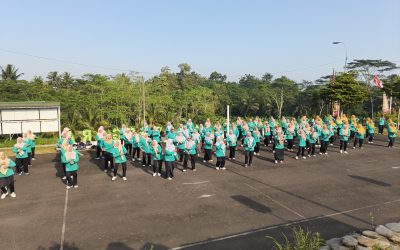 Senam Sehat Meriahkan Hari Keluarga Nasional di Pendopo Kecamatan Banjarnegara