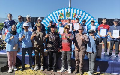 Meriah! Puncak Hari Koperasi Nasional di Banjarnegara Digelar di Alun-Alun, Dimeriahkan Jalan Sehat dan Penyerahan Akta Koperasi Merah Putih